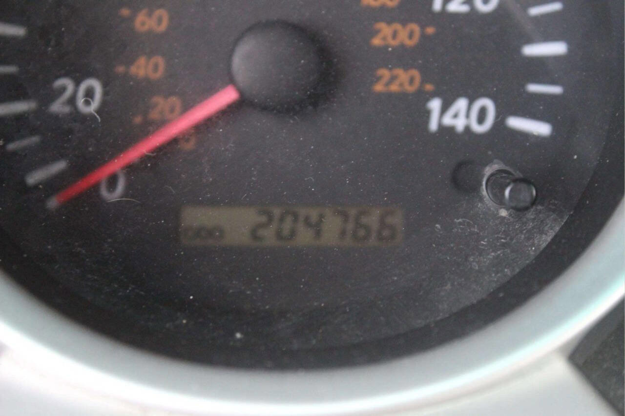 Used 2004 Toyota Highlander 4WD V6 image 8