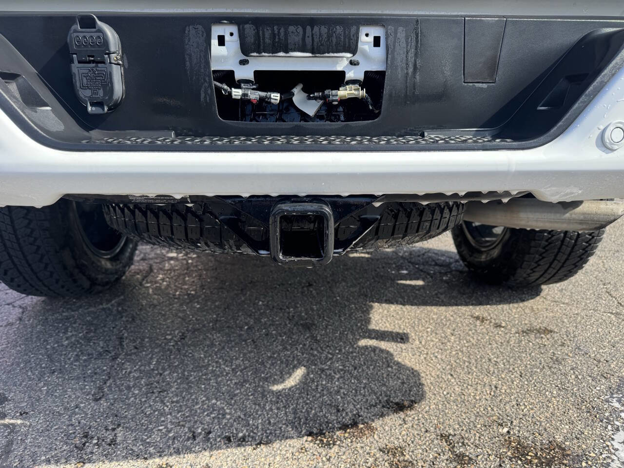 Used 2024 GMC Canyon AT4 w/ Technology Package AWD/4WD image 8