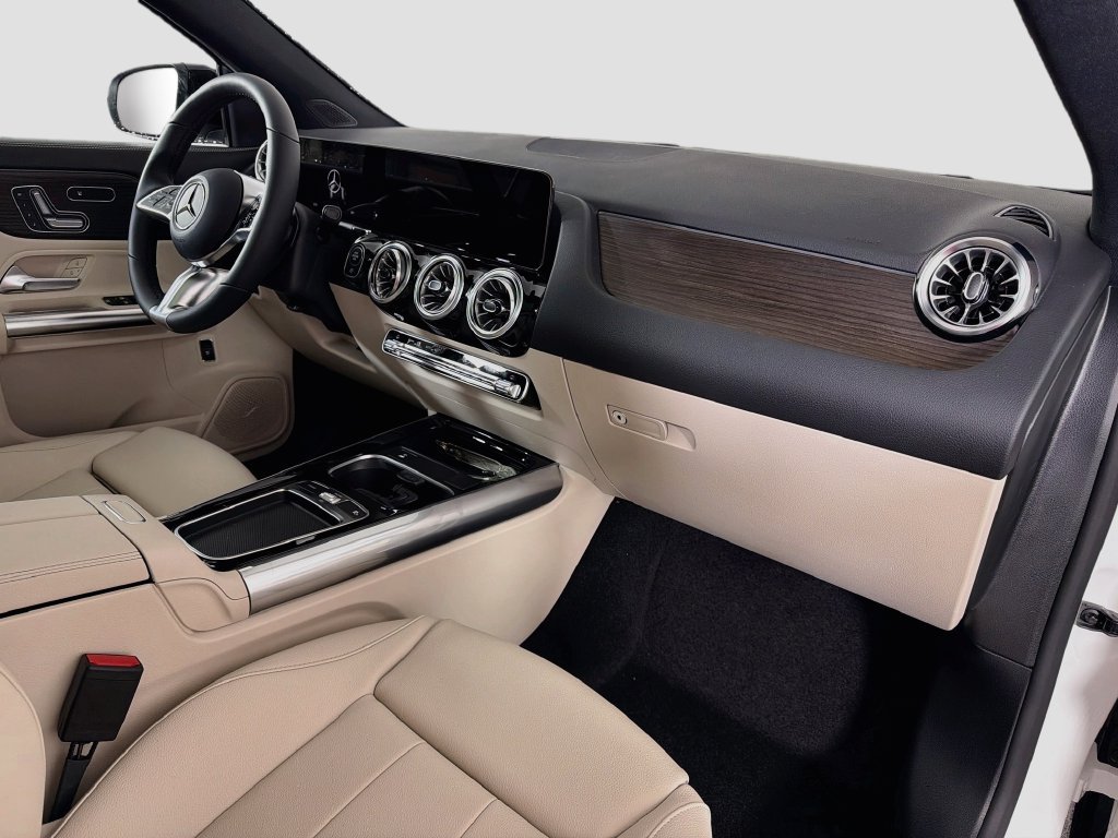 New 2026 Mercedes-Benz GLA 250 4MATIC image 32