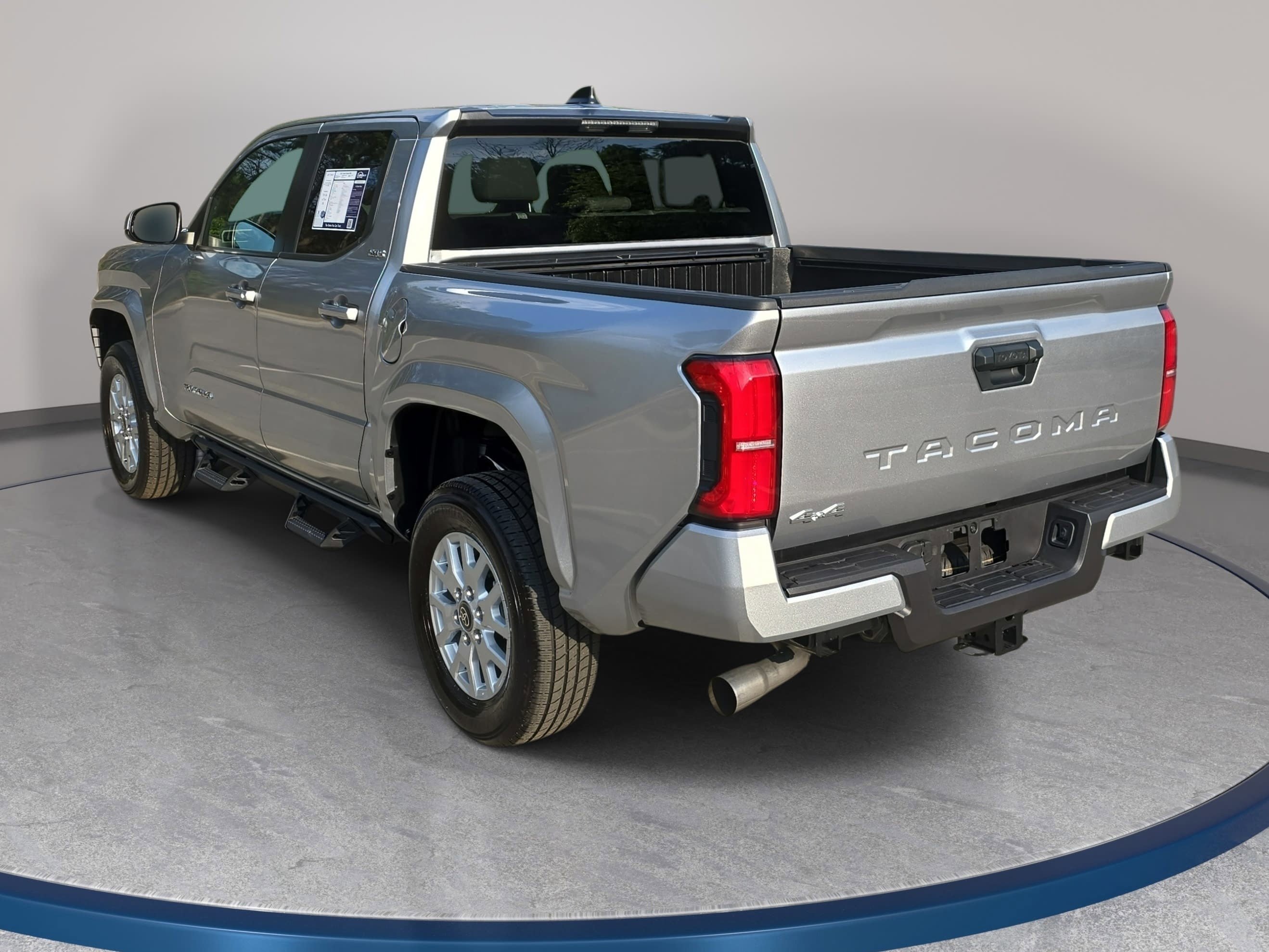 Used 2025 Toyota Tacoma SR5 image 7