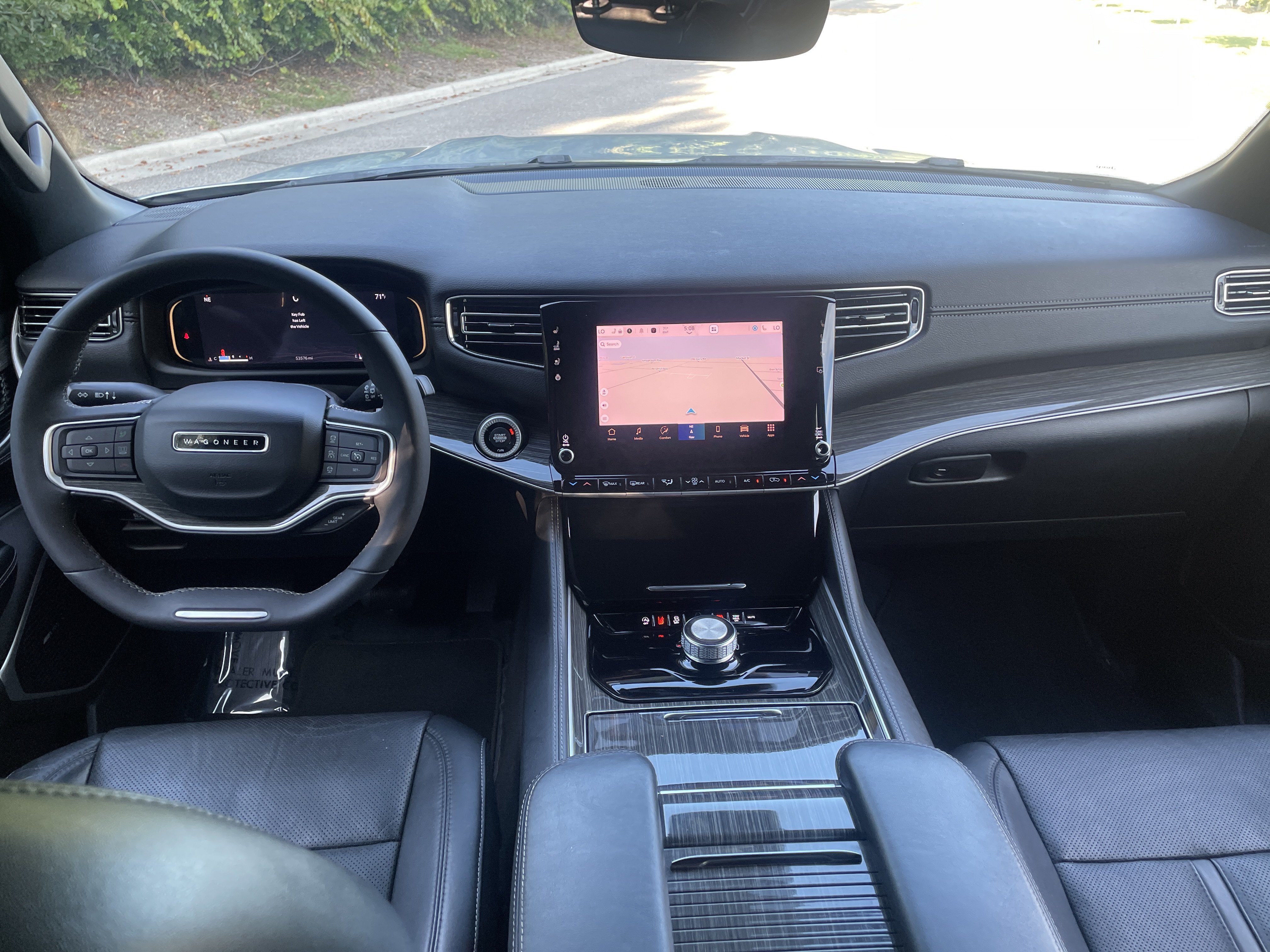 Used 2022 Jeep Wagoneer Series II RWD image 27