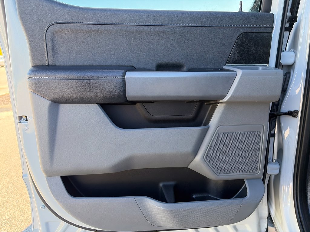 Used 2024 Ford F150 Lightning XLT AWD/4WD image 32