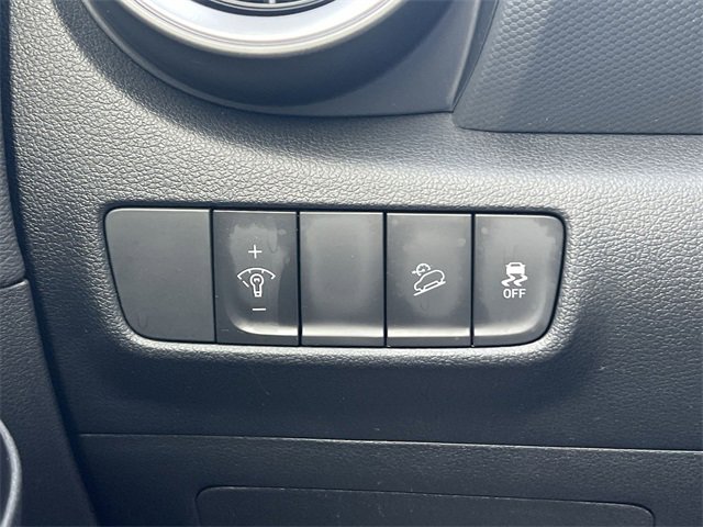 Used 2023 Hyundai Kona Limited image 25