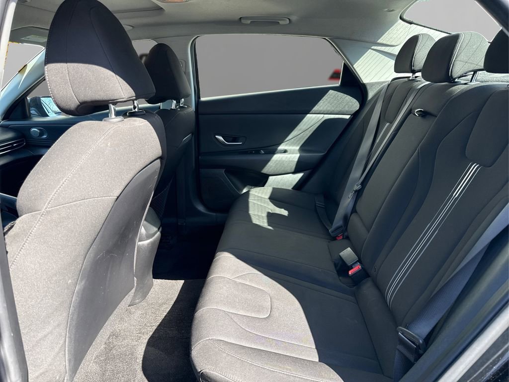 Used 2021 Hyundai Elantra SEL w/ Convenience + Premium Package image 10