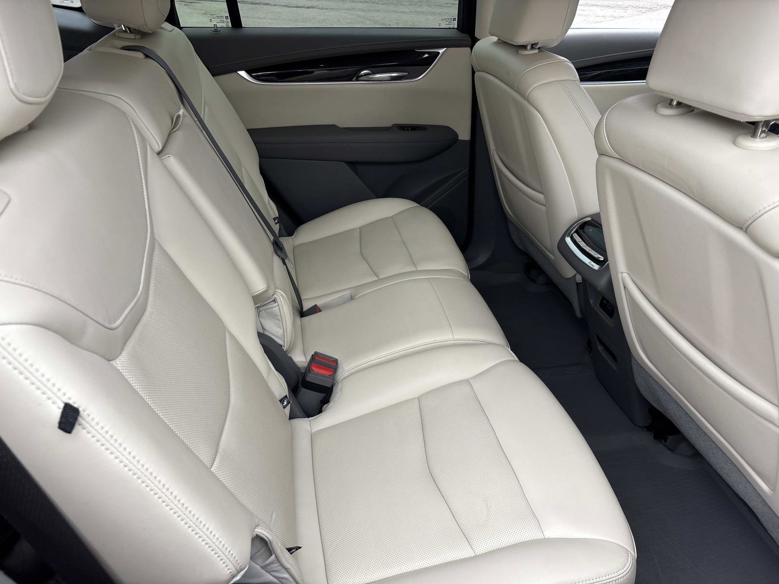 Used 2021 Cadillac XT6 Premium Luxury image 33