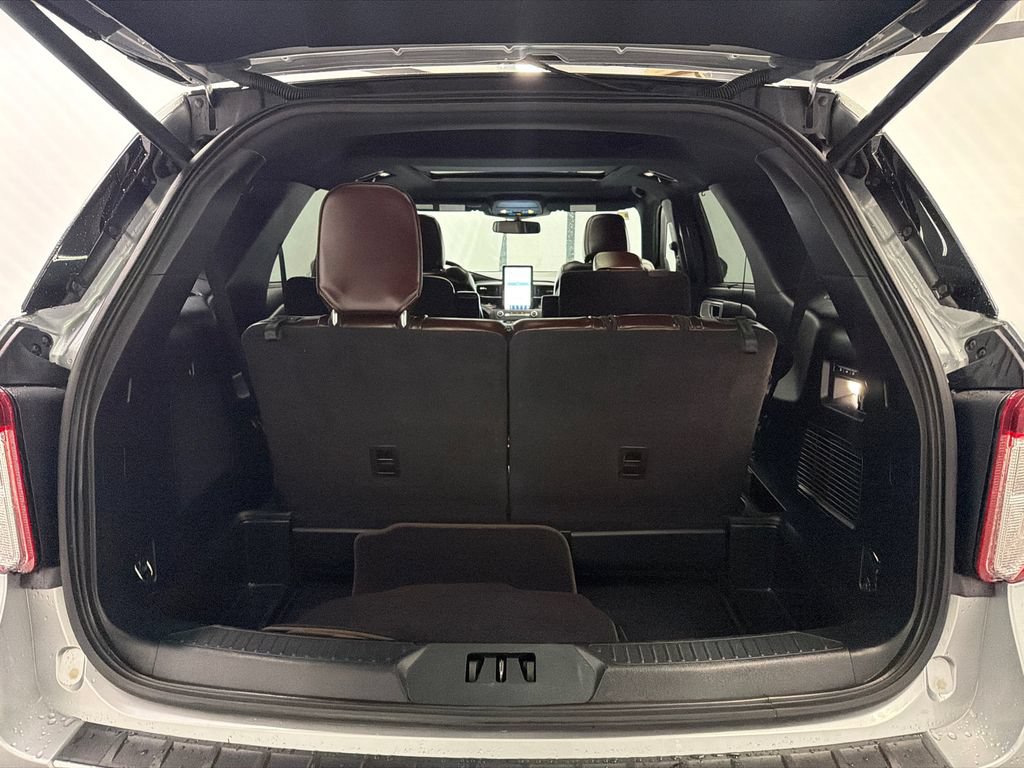 Used 2020 Ford Explorer Platinum w/ Premium Technology Package AWD/4WD image 20