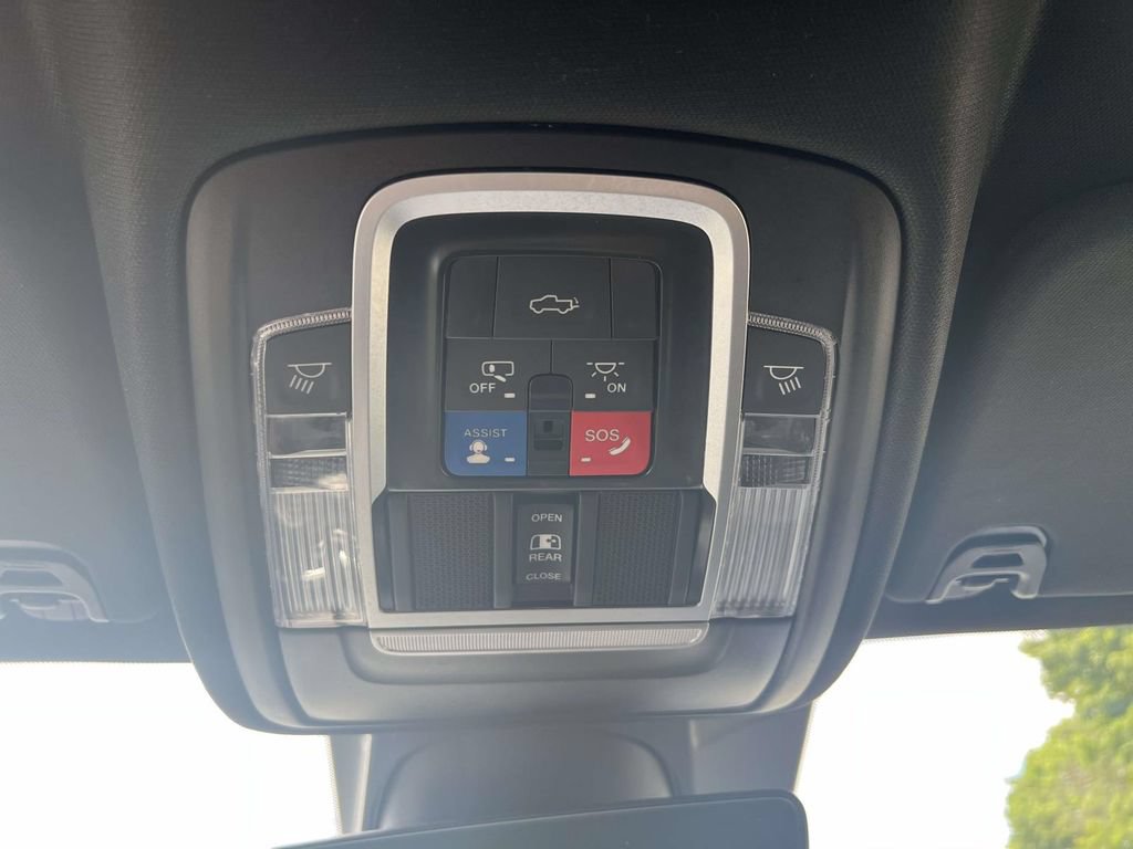 Used 2022 RAM 1500 Limited w/ Body Color Bumper Group AWD/4WD image 30