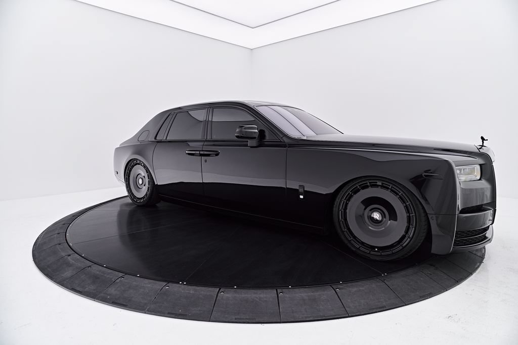 Used 2024 Rolls-Royce Phantom Sedan w/ The Phantom Package RWD image 16