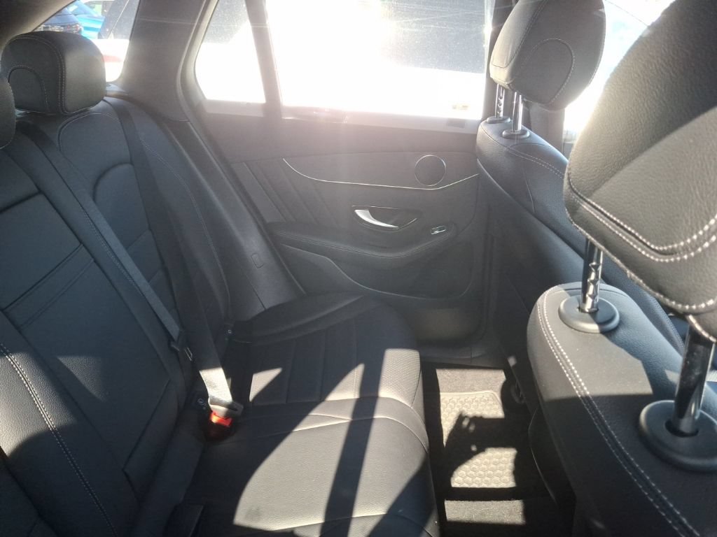 Used 2022 Mercedes-Benz GLC 300 4MATIC image 11