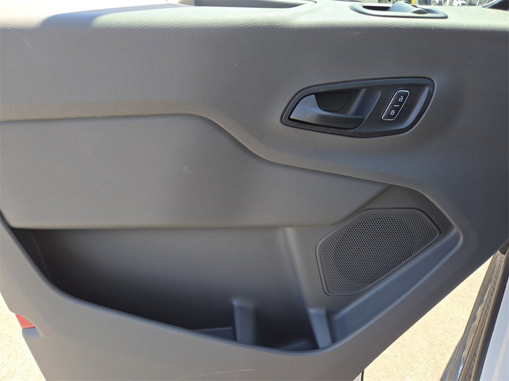 New 2025 Ford Transit 250 148 Medium Roof image 16