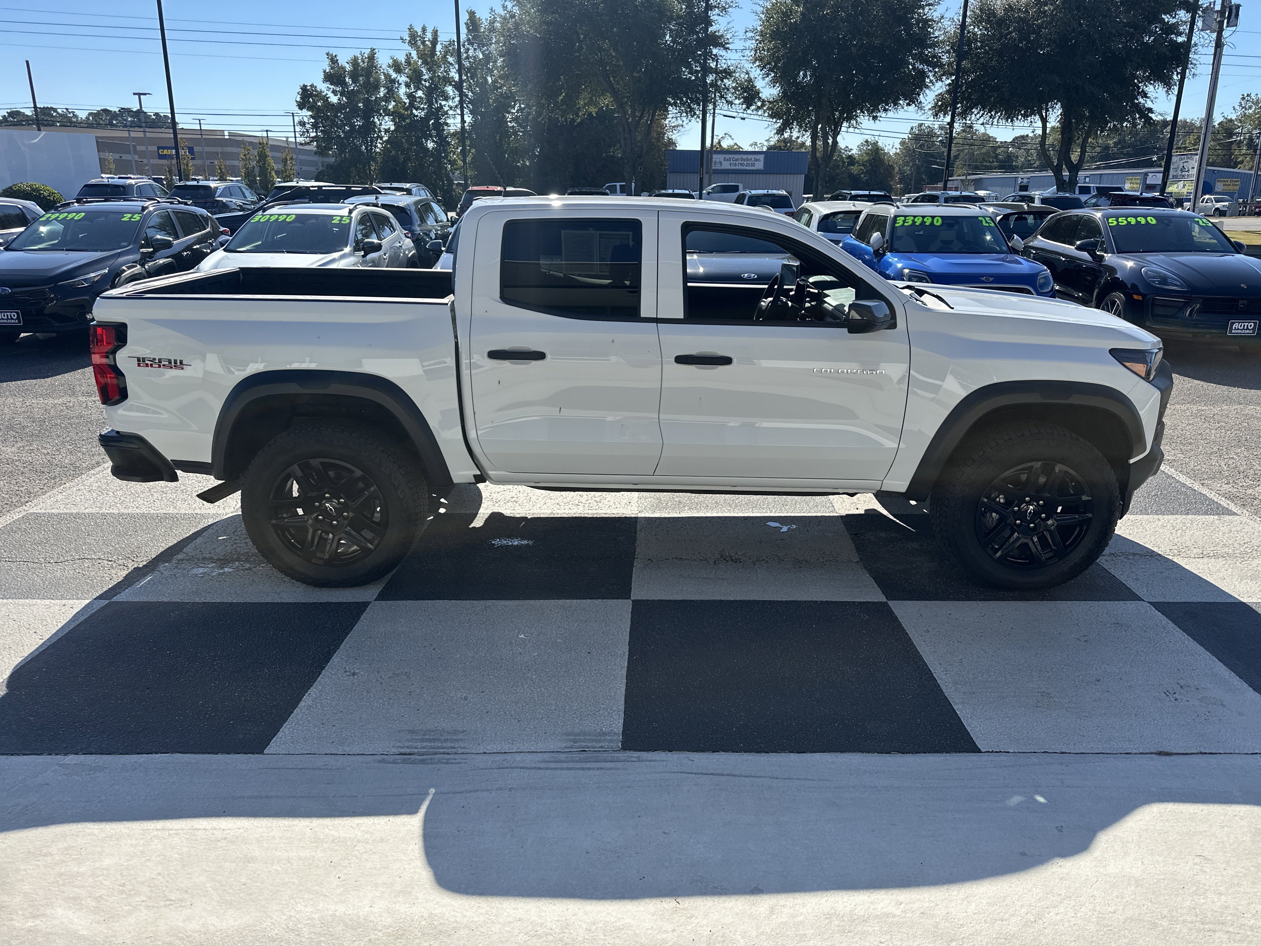 Used 2025 Chevrolet Colorado Trail Boss image 3