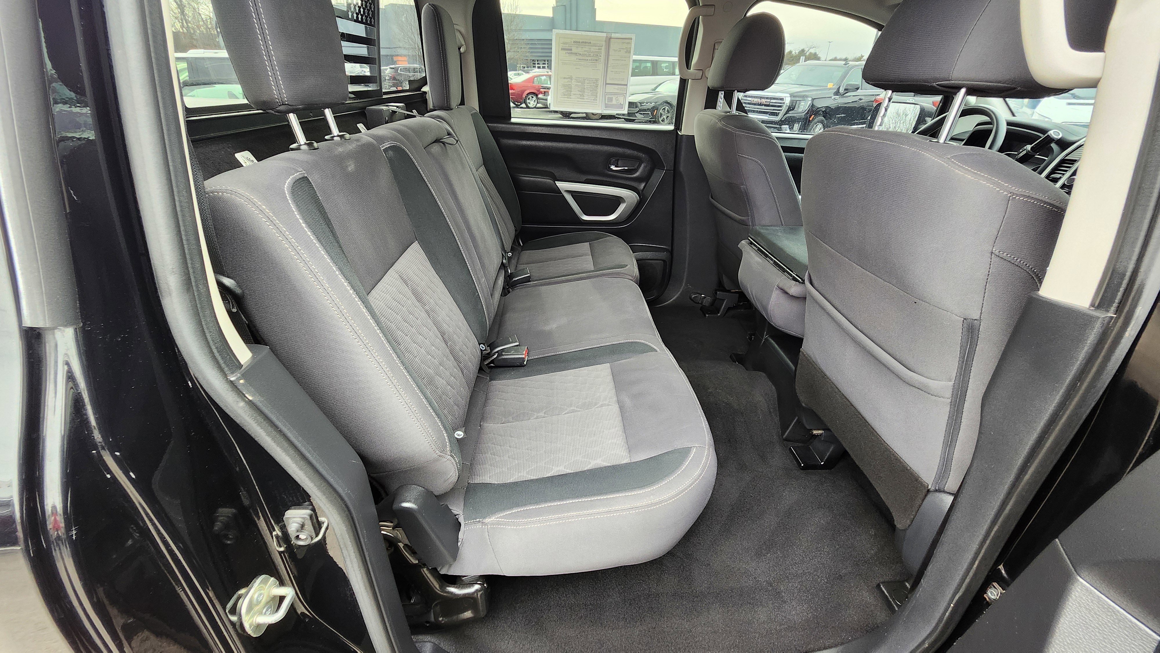 Used 2021 Nissan Titan SV w/ Accessory Utility Package image 19