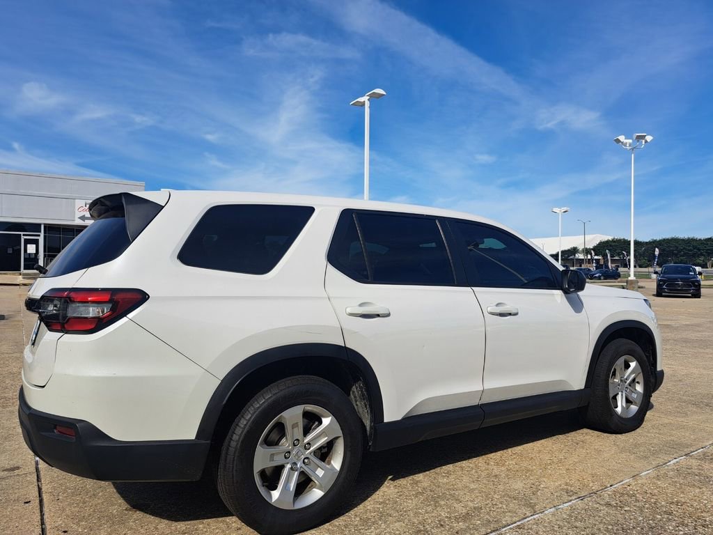 Used 2023 Honda Pilot LX image 5