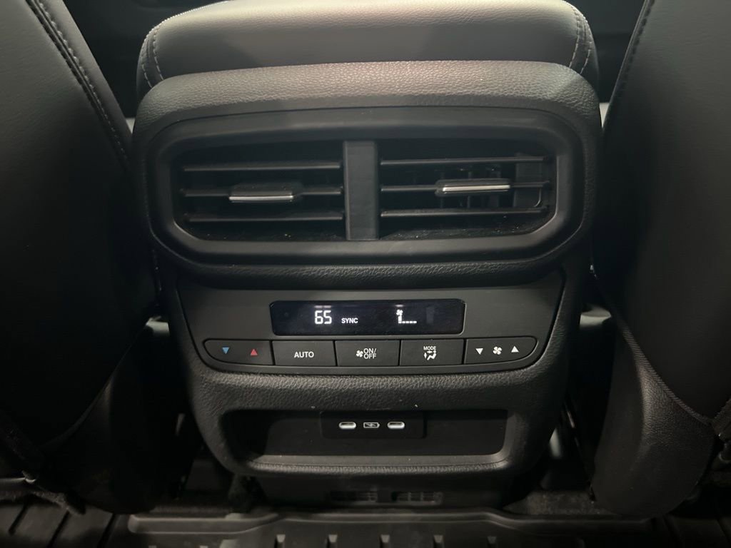 Used 2025 Honda Pilot EX-L image 22