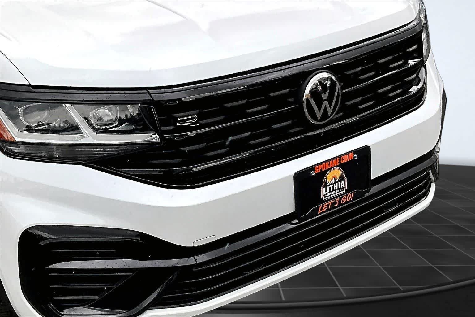 Used 2023 Volkswagen Atlas SEL R-Line AWD/4WD image 32