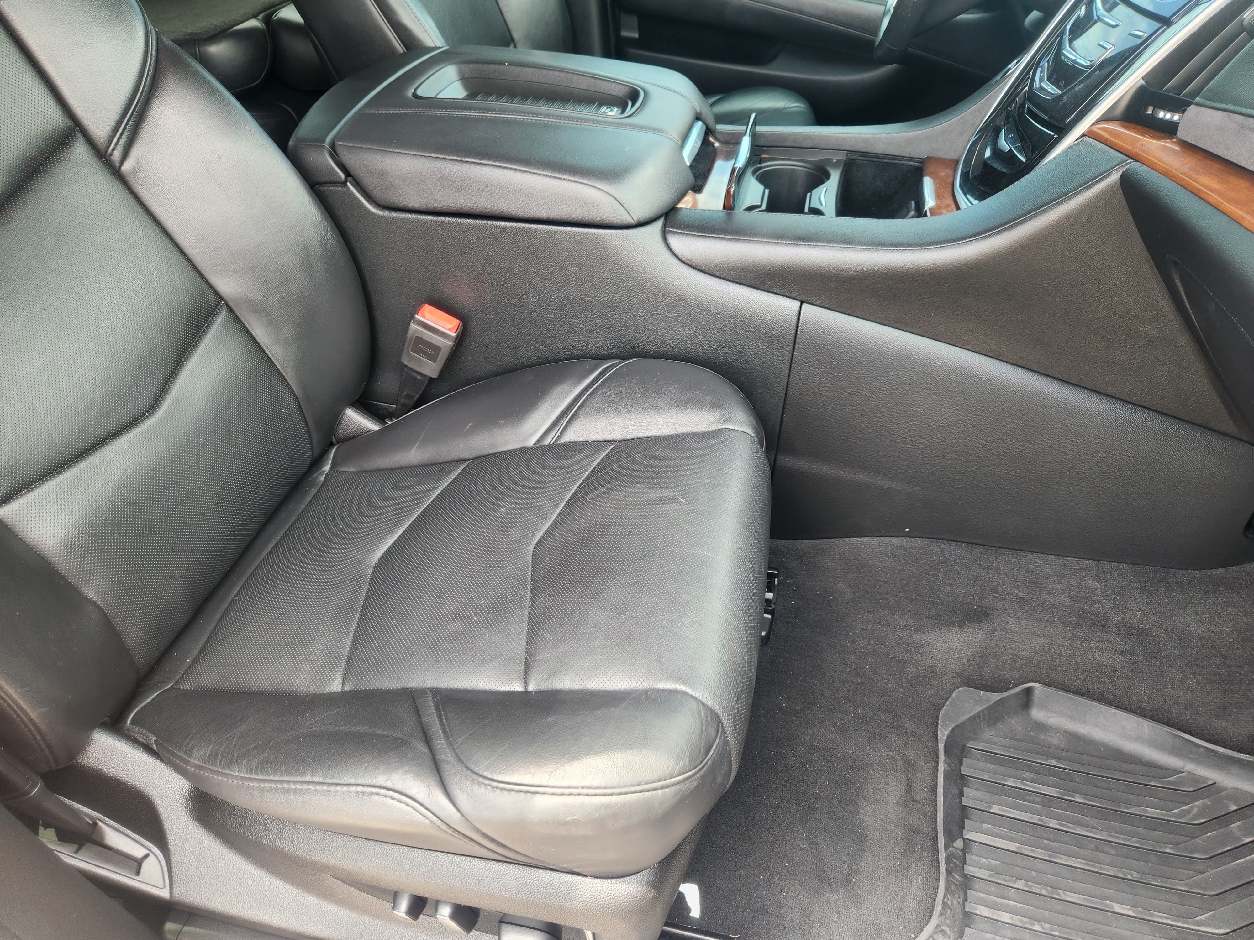 Used 2019 Cadillac Escalade Luxury RWD image 14