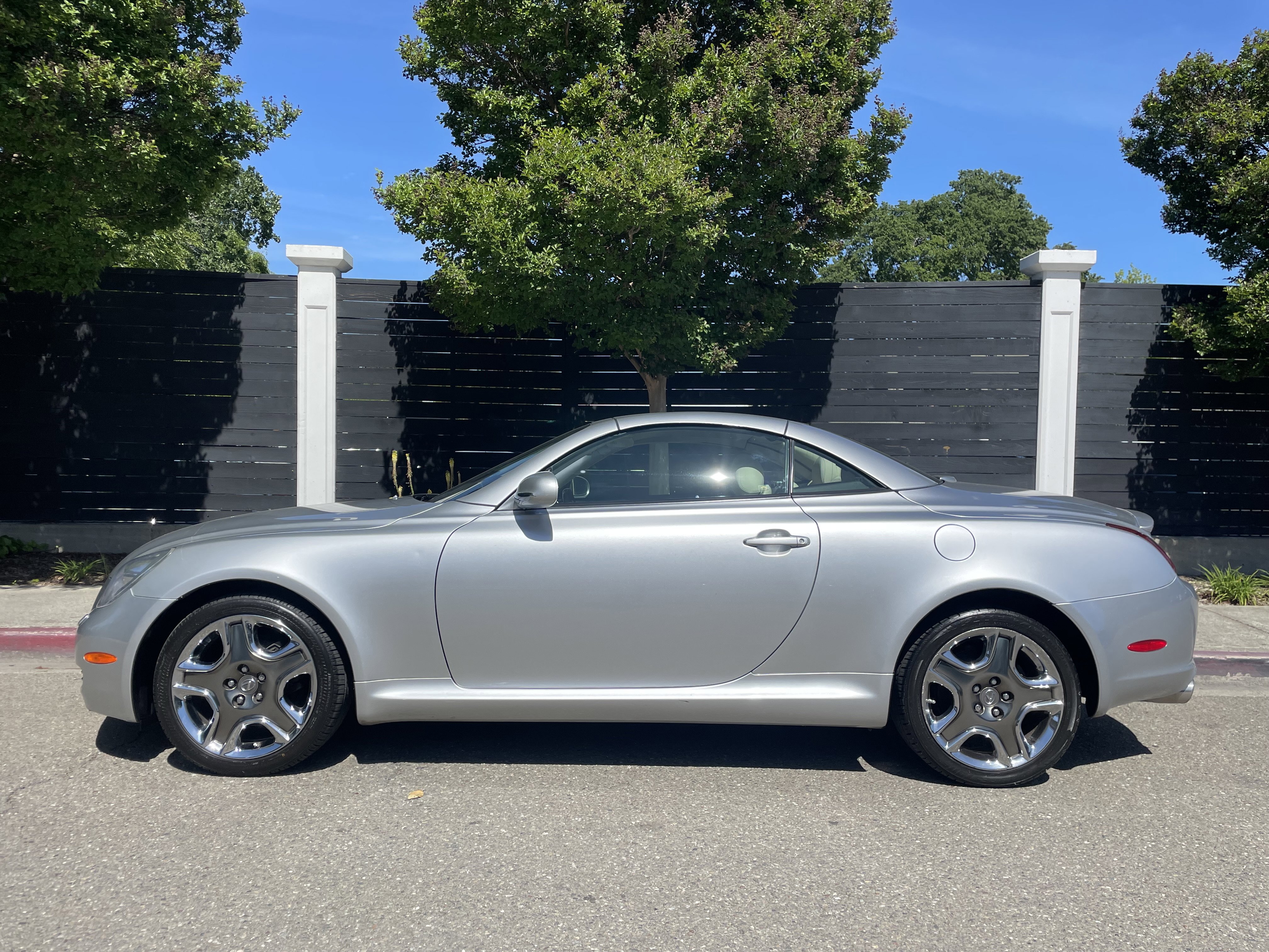 Used 2007 Lexus SC 430 Convertible RWD image 3
