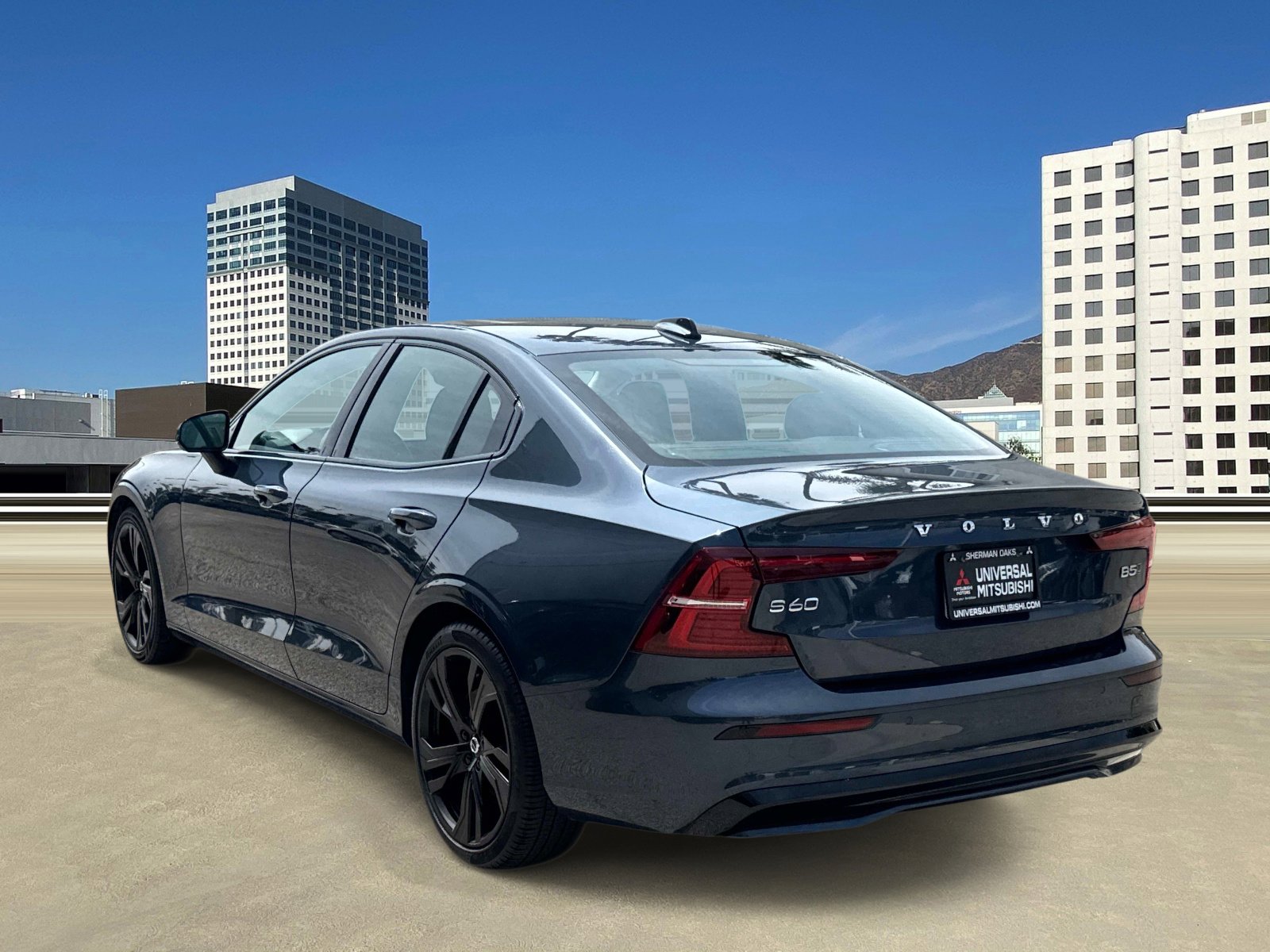 Used 2024 Volvo S60 B5 Core image 3