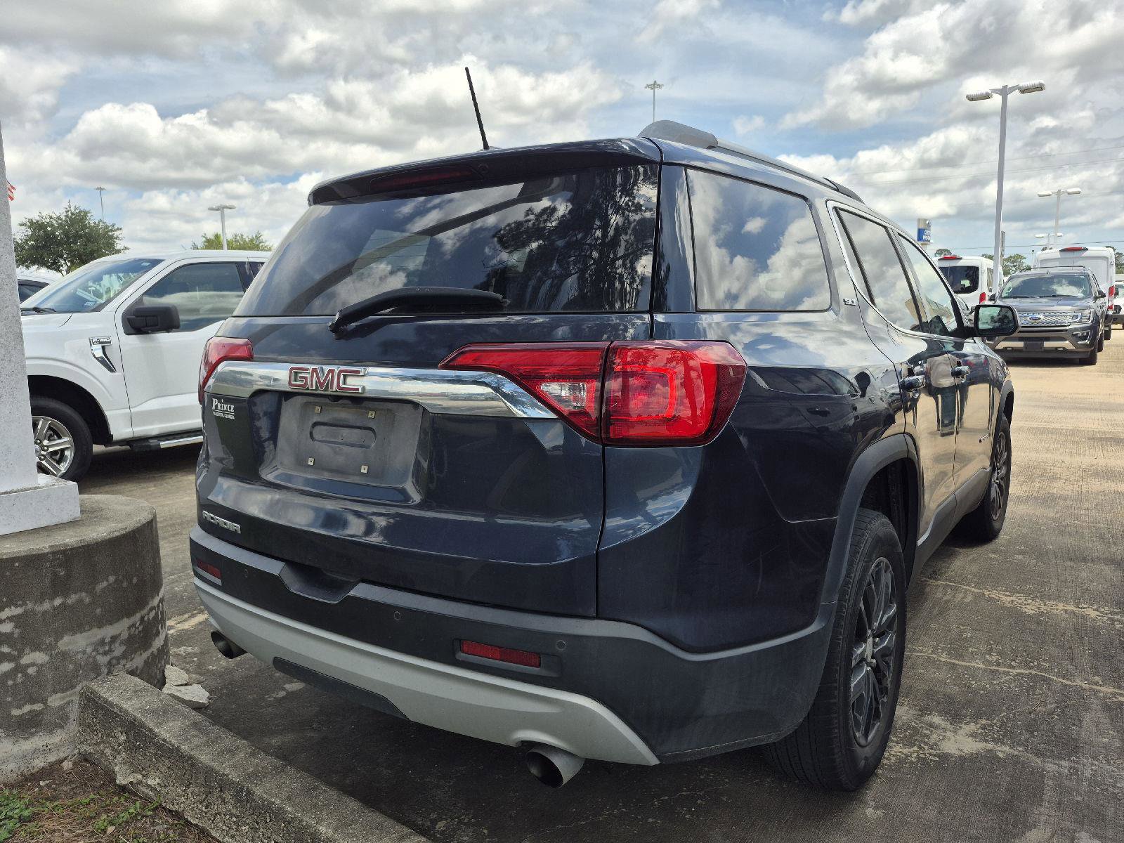 Used 2019 GMC Acadia SLT FWD image 4