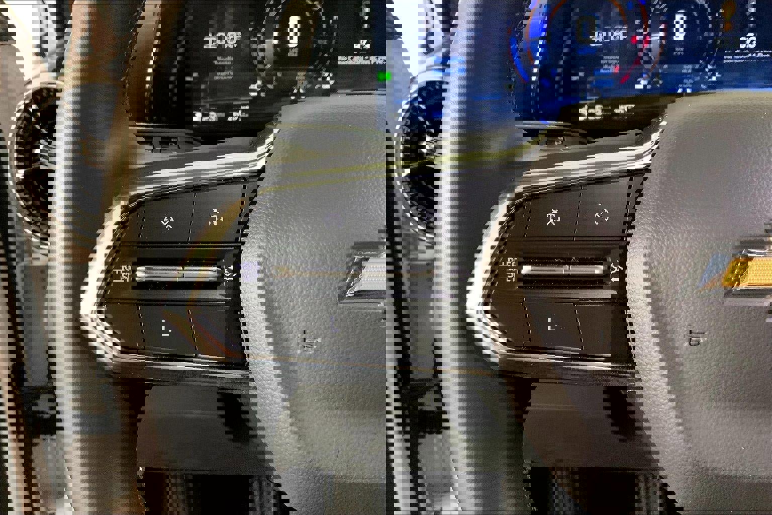 Used 2025 Chevrolet Equinox LT image 18