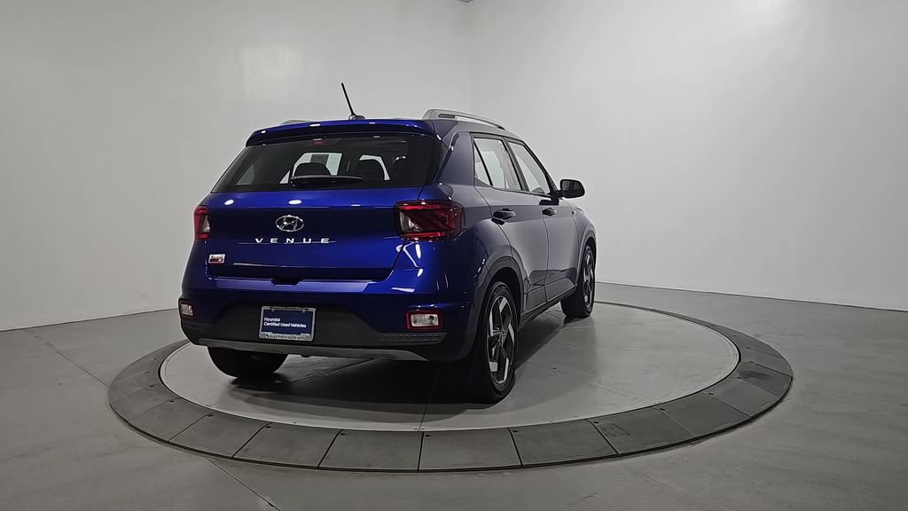 Certified 2025 Hyundai Venue SEL FWD image 5