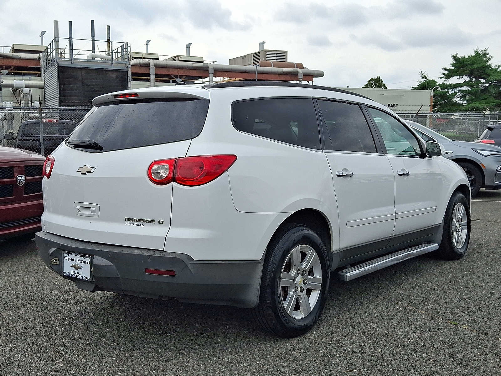 Used 2010 Chevrolet Traverse LT w/ Personal Connectivity Package FWD image 7