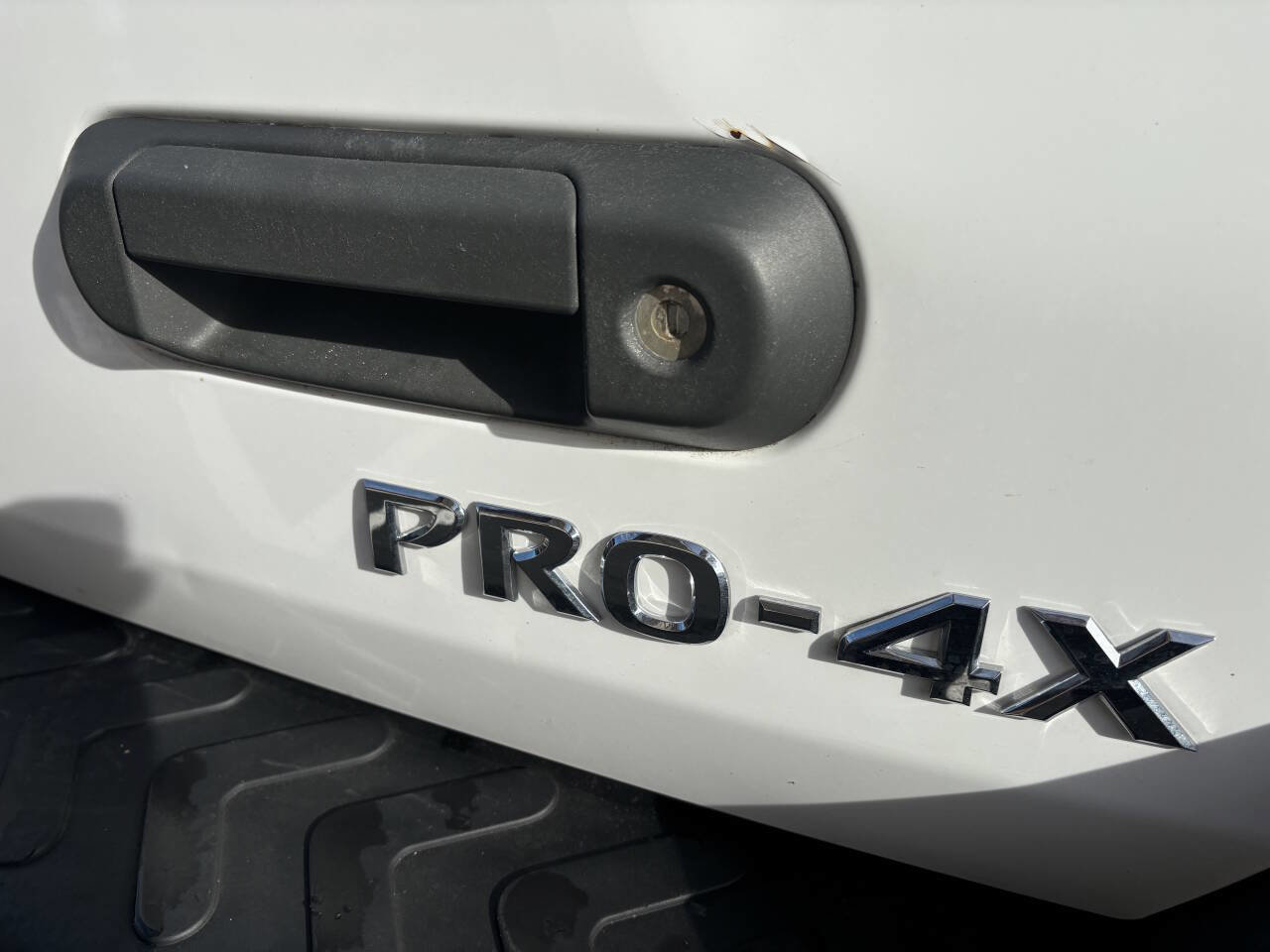 Used 2012 Nissan Xterra PRO-4X image 6