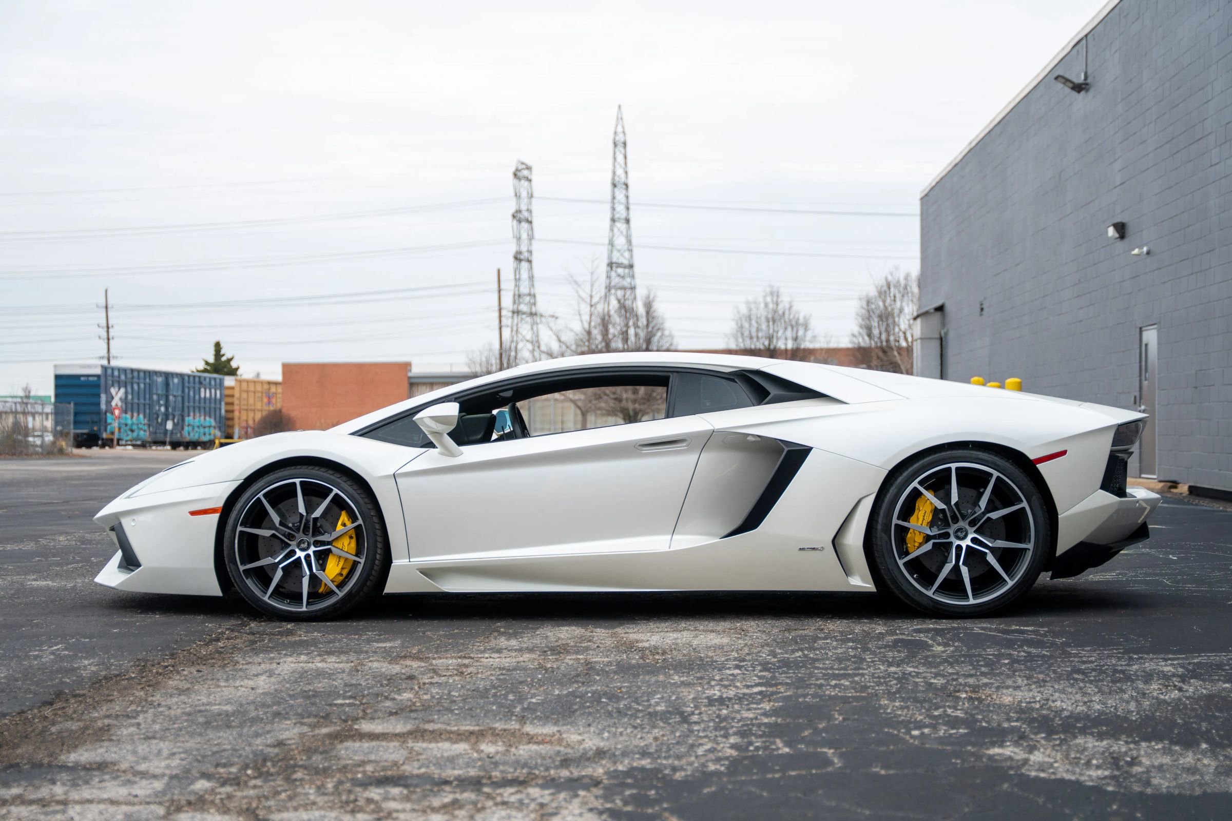 Used 2013 Lamborghini Aventador LP 700-4 image 12