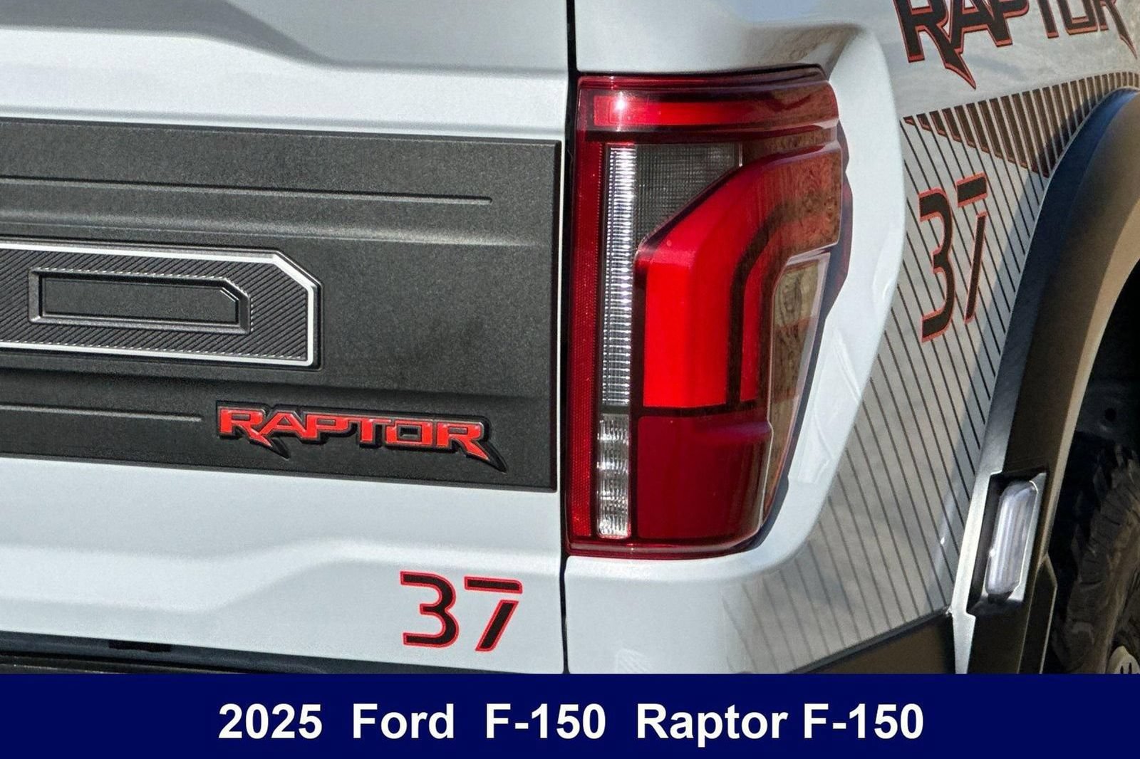 Used 2025 Ford F150 Raptor AWD/4WD image 41