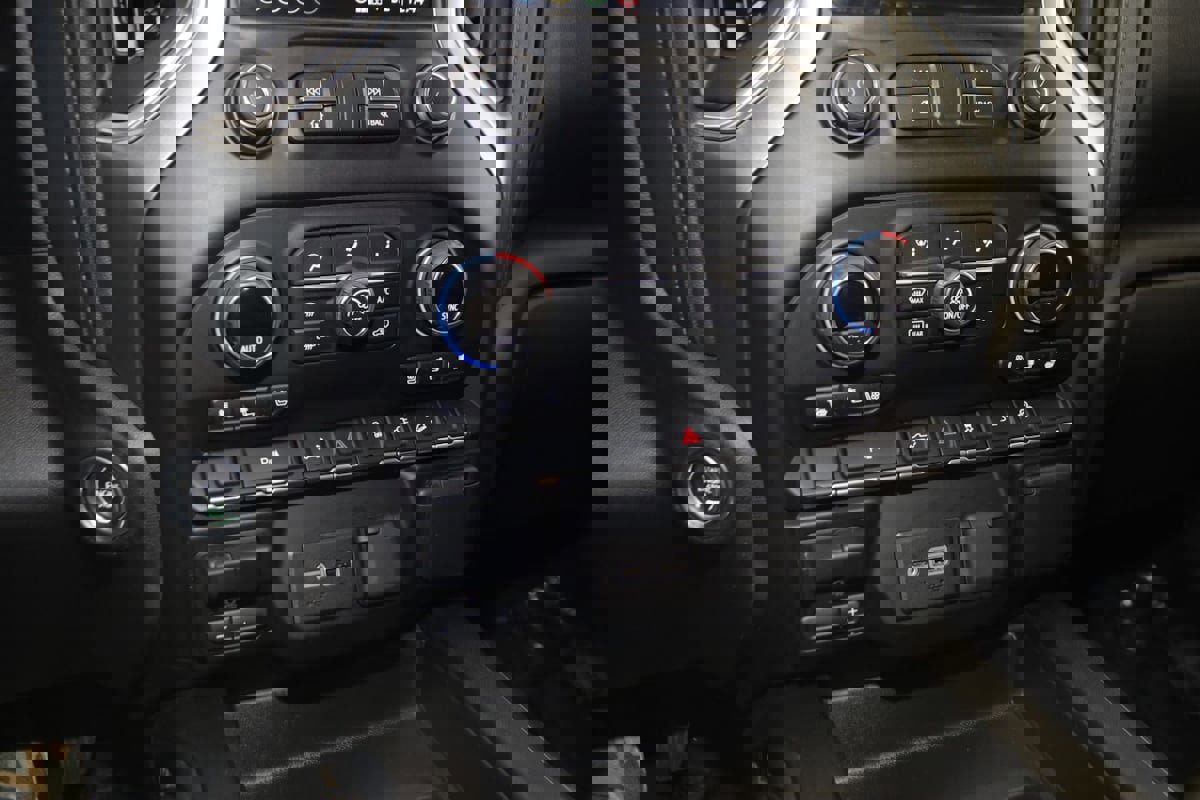 Used 2022 Chevrolet Silverado 2500 LTZ w/ LTZ Plus Package image 28