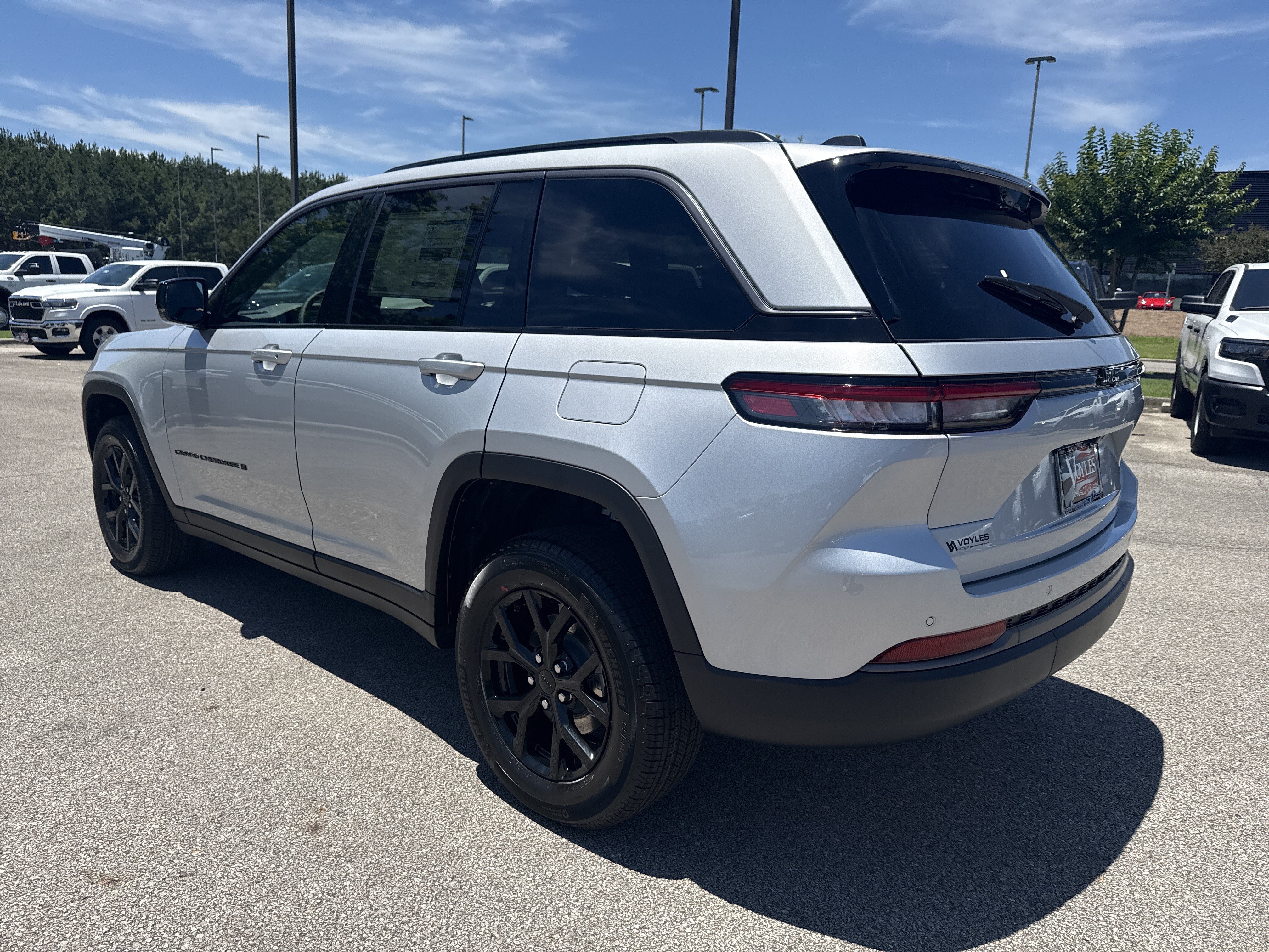 New 2026 Jeep Grand Cherokee Altitude RWD image 5