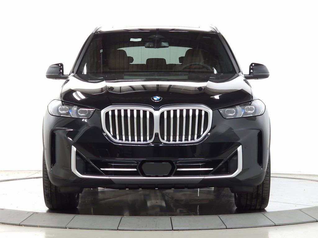 Used 2026 BMW X5 xDrive40i w/ Parking Assistance Package AWD/4WD image 2