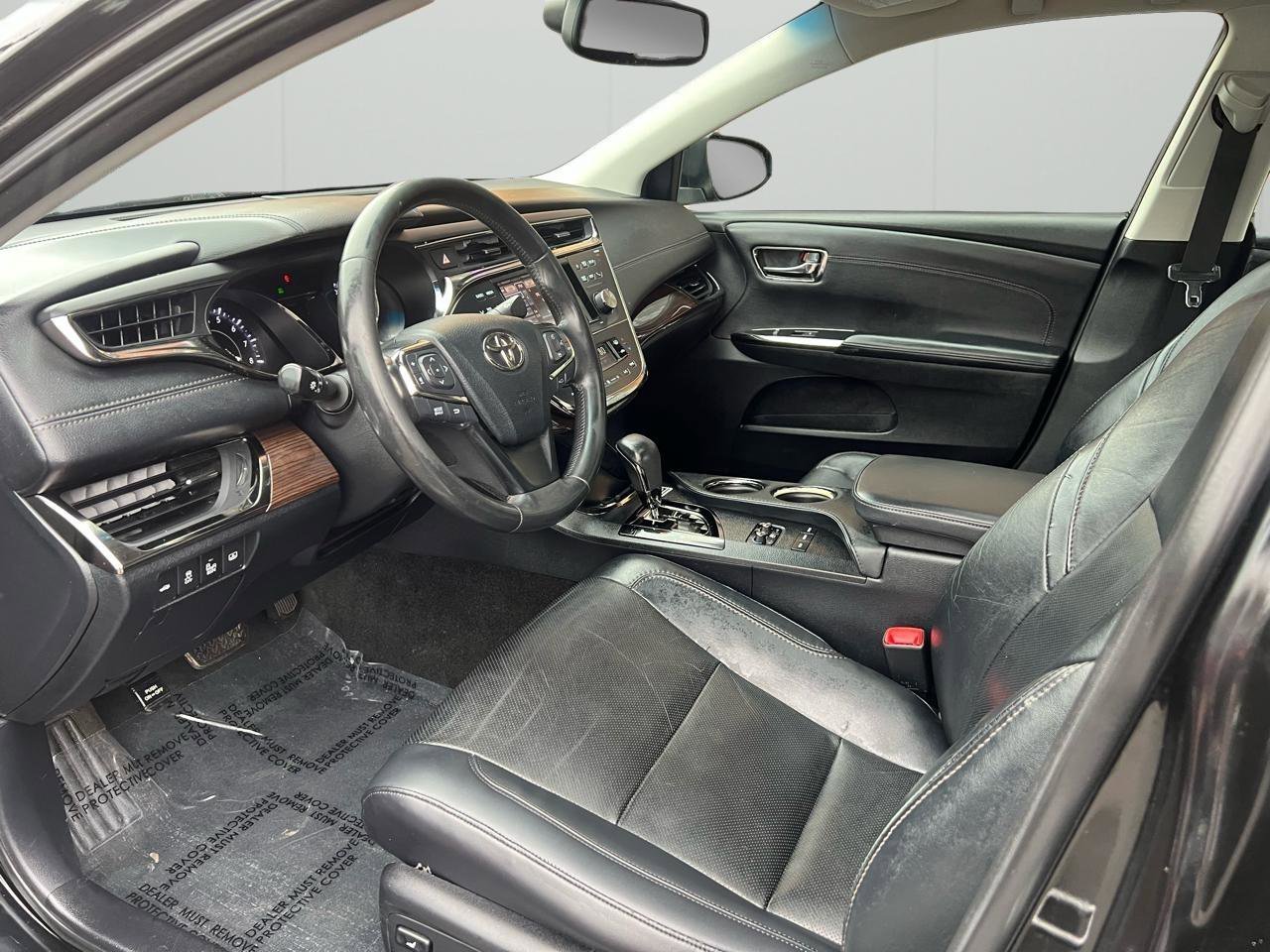 Used 2013 Toyota Avalon Limited w/ Technology Pkg FWD image 32