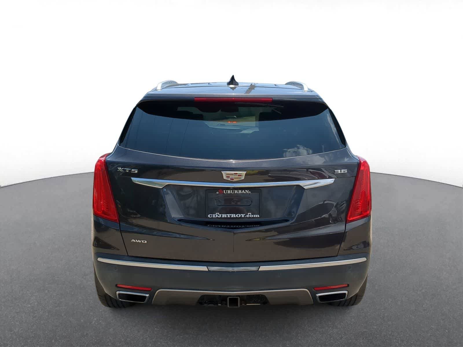 Used 2017 Cadillac XT5 Platinum w/ Driver Assist Package AWD/4WD image 7