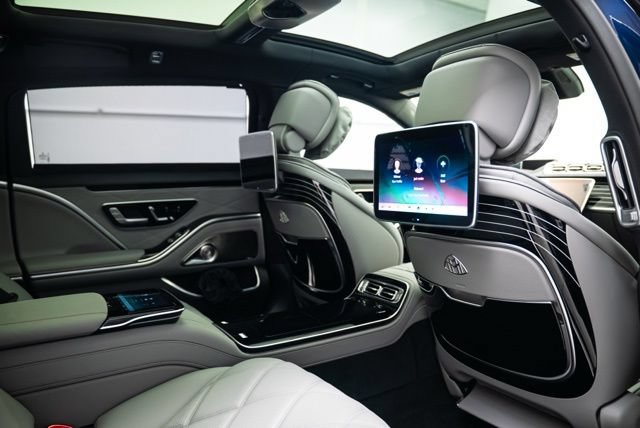 Used 2025 Mercedes-Benz Maybach S 580 4MATIC image 17