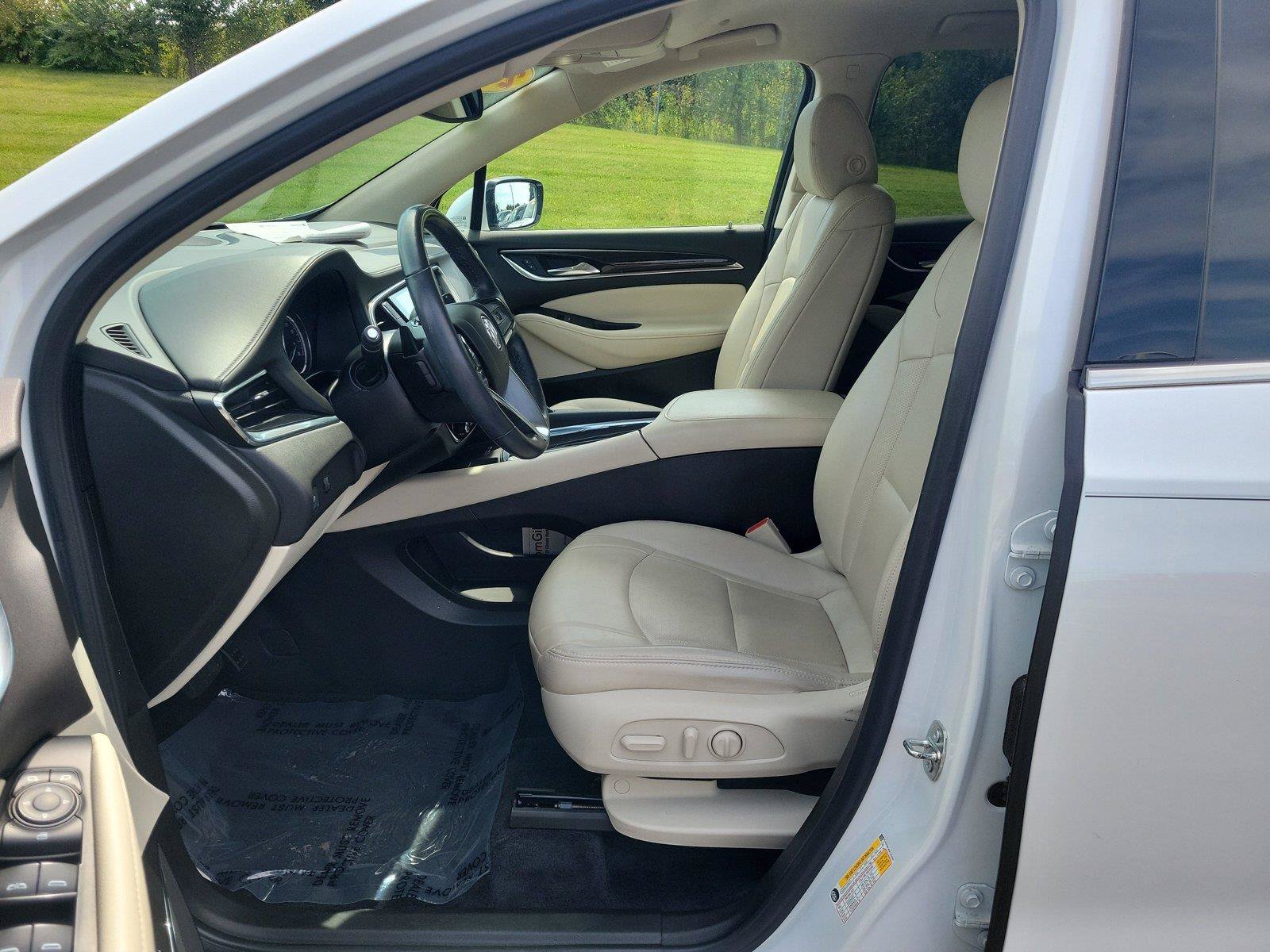 Used 2023 Buick Enclave Essence w/ Sport Touring Edition FWD image 16
