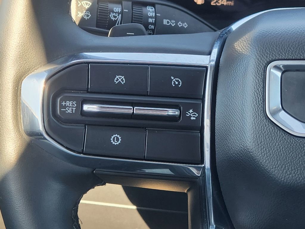 Used 2025 GMC Acadia Elevation image 27