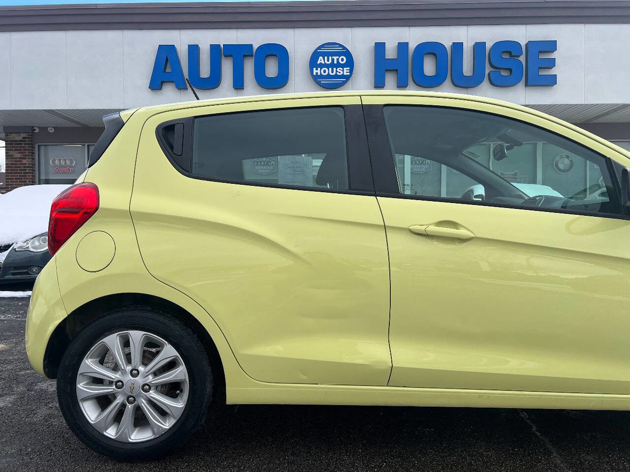 Used 2017 Chevrolet Spark LT image 33