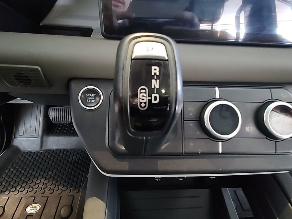 Used 2022 Land Rover Defender 110 SE AWD/4WD image 23