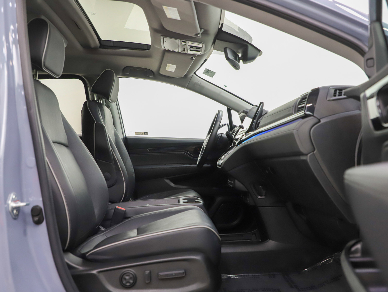 Used 2023 Honda Odyssey Elite image 11