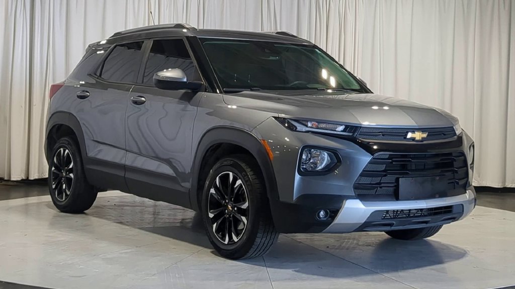 Used 2021 Chevrolet TrailBlazer LT w/ Convenience Package AWD/4WD image 3