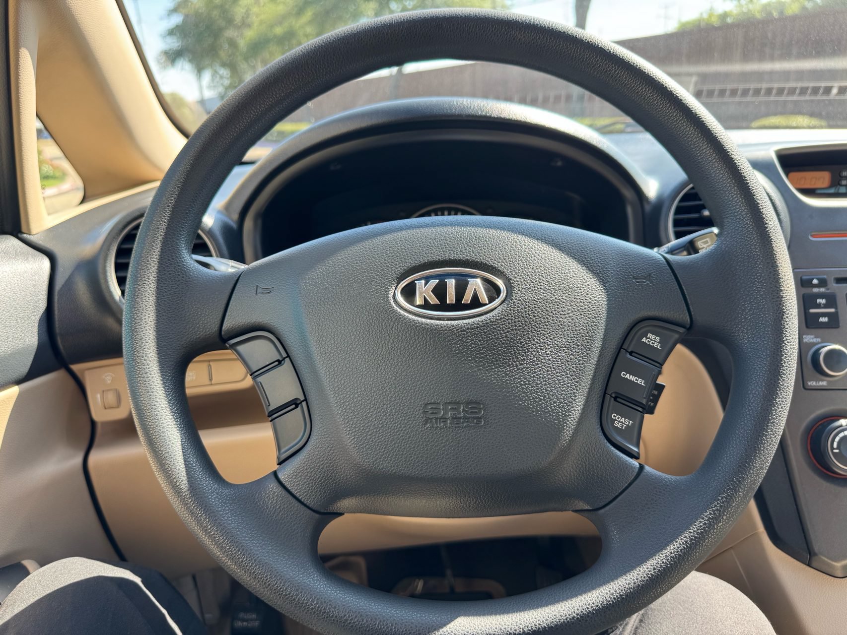 Used 2008 Kia Rondo LX FWD image 14
