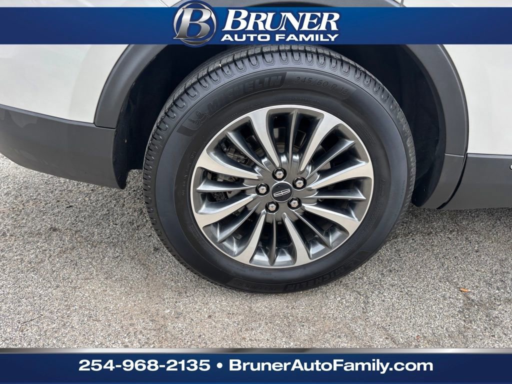 Used 2023 Lincoln Nautilus FWD w/ Premium Package image 9