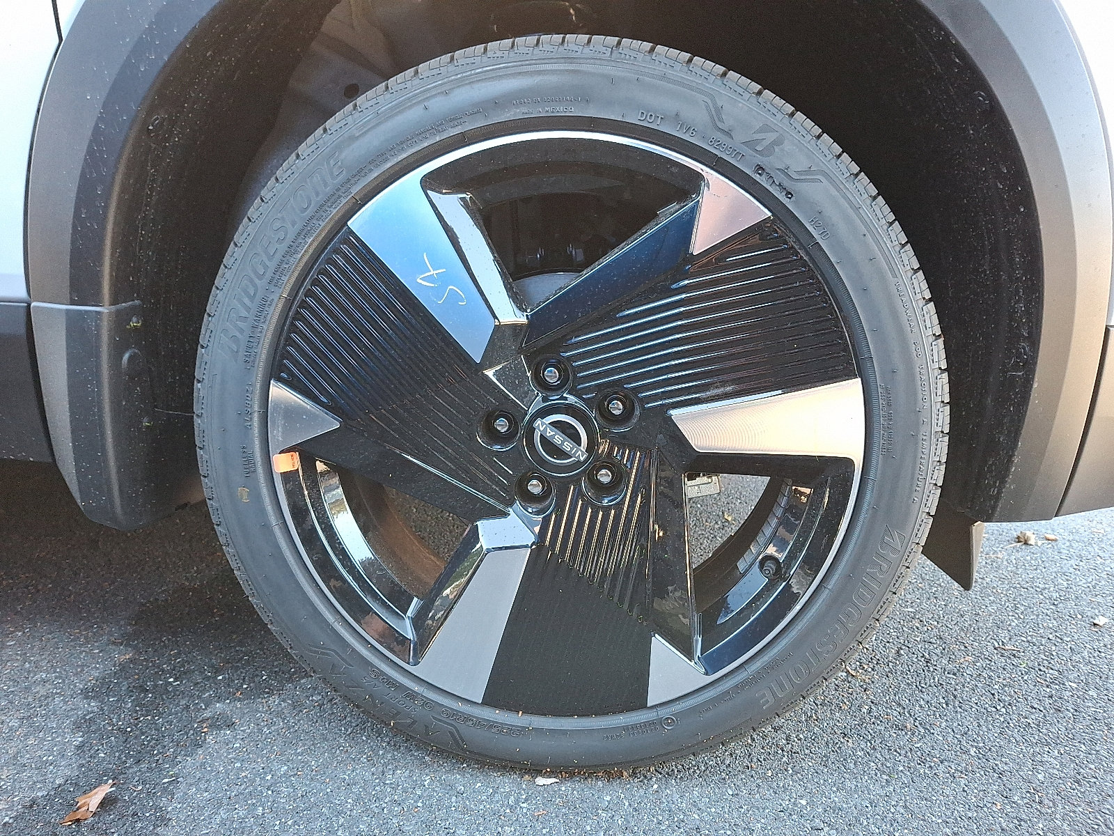 New 2026 Nissan Kicks SR image 4