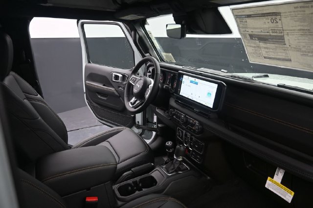 New 2026 Jeep Wrangler Unlimited Sahara w/ Whitecap Package AWD/4WD image 41