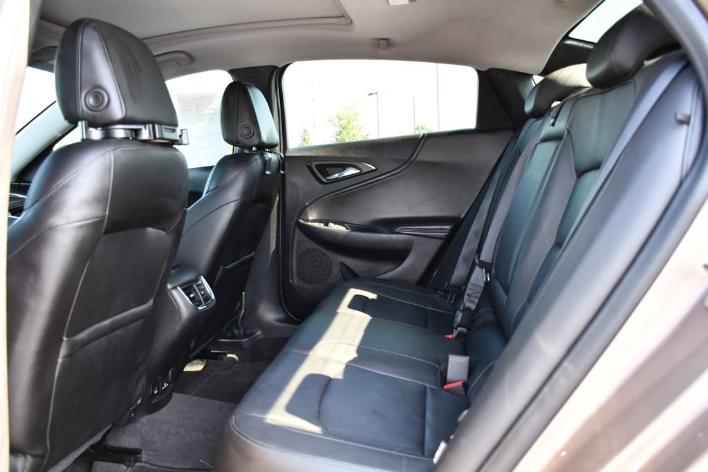Used 2018 Chevrolet Malibu Hybrid w/ Leather Package FWD image 19