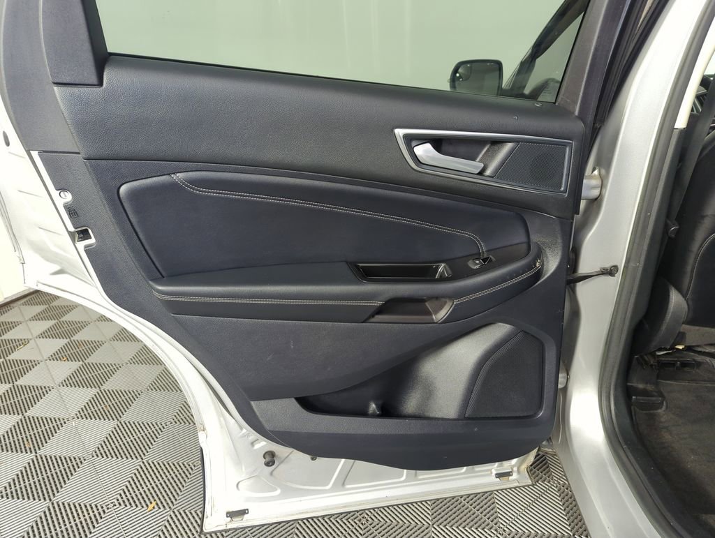 Used 2018 Ford Edge Titanium w/ Equipment Group 301A image 28