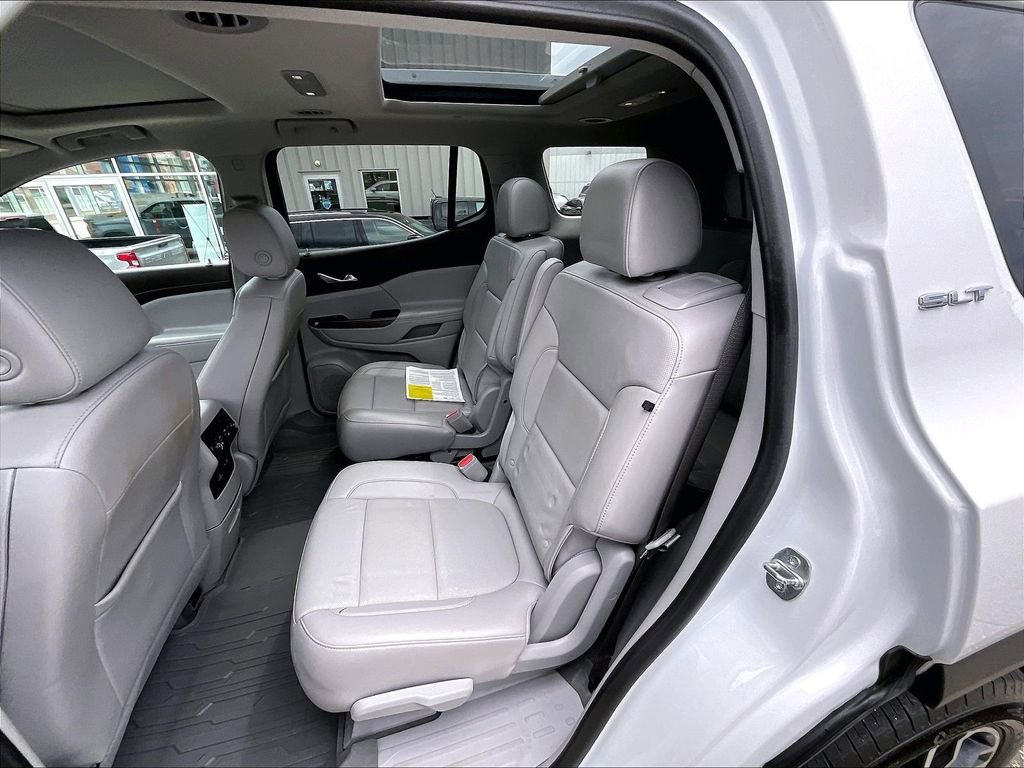 Used 2023 GMC Acadia SLT w/ Technology Package AWD/4WD image 15