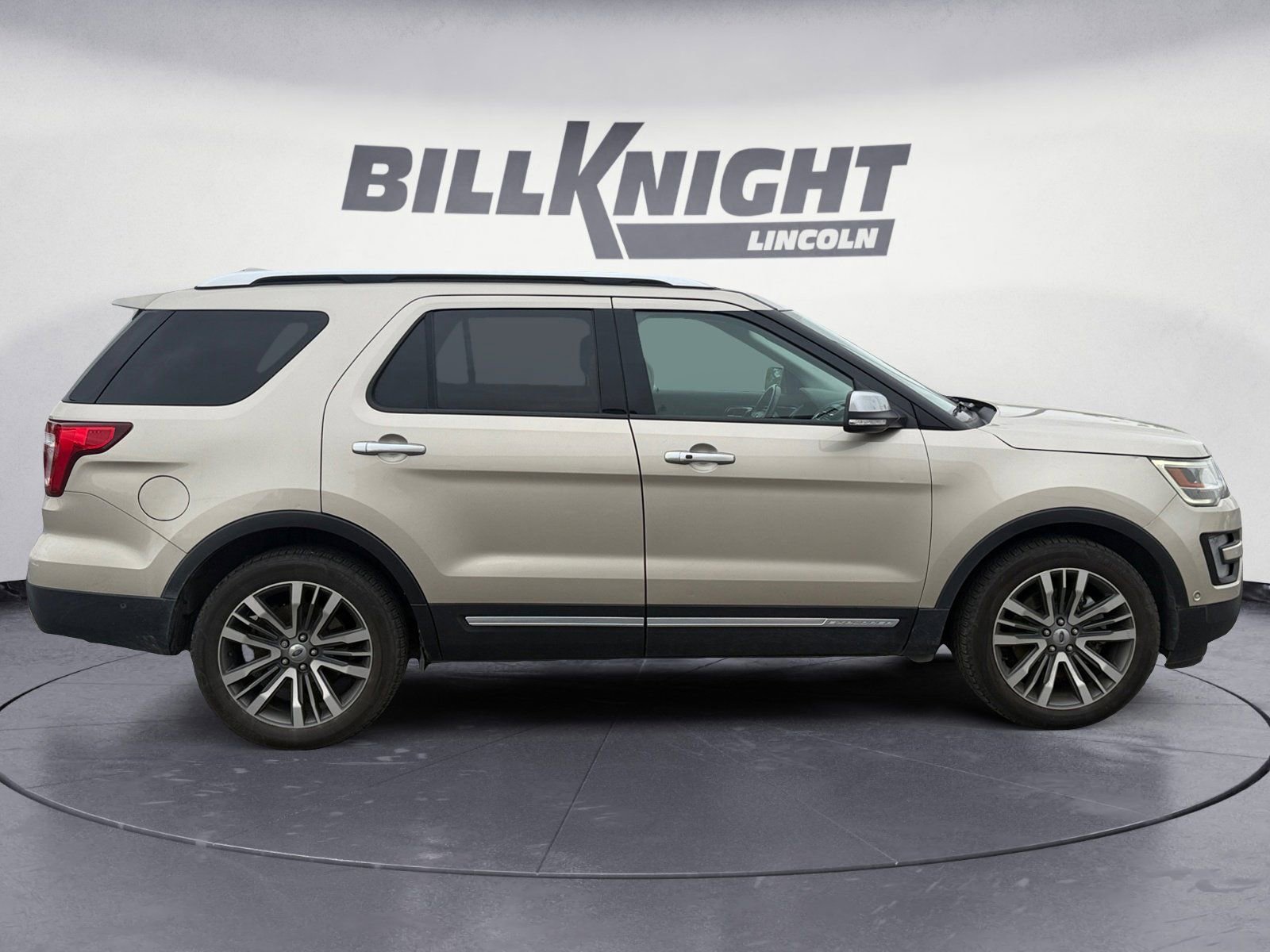 Used 2017 Ford Explorer Platinum AWD/4WD image 6