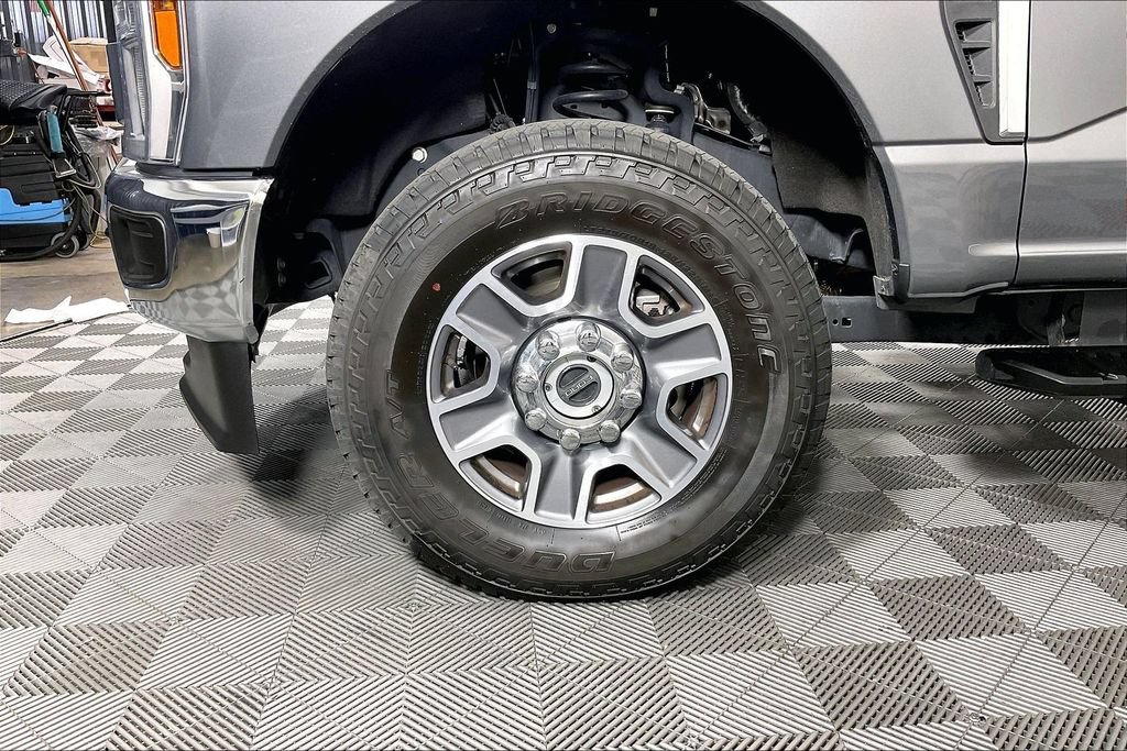Used 2025 Ford F350 XLT w/ FX4 Off-Road Package AWD/4WD image 10